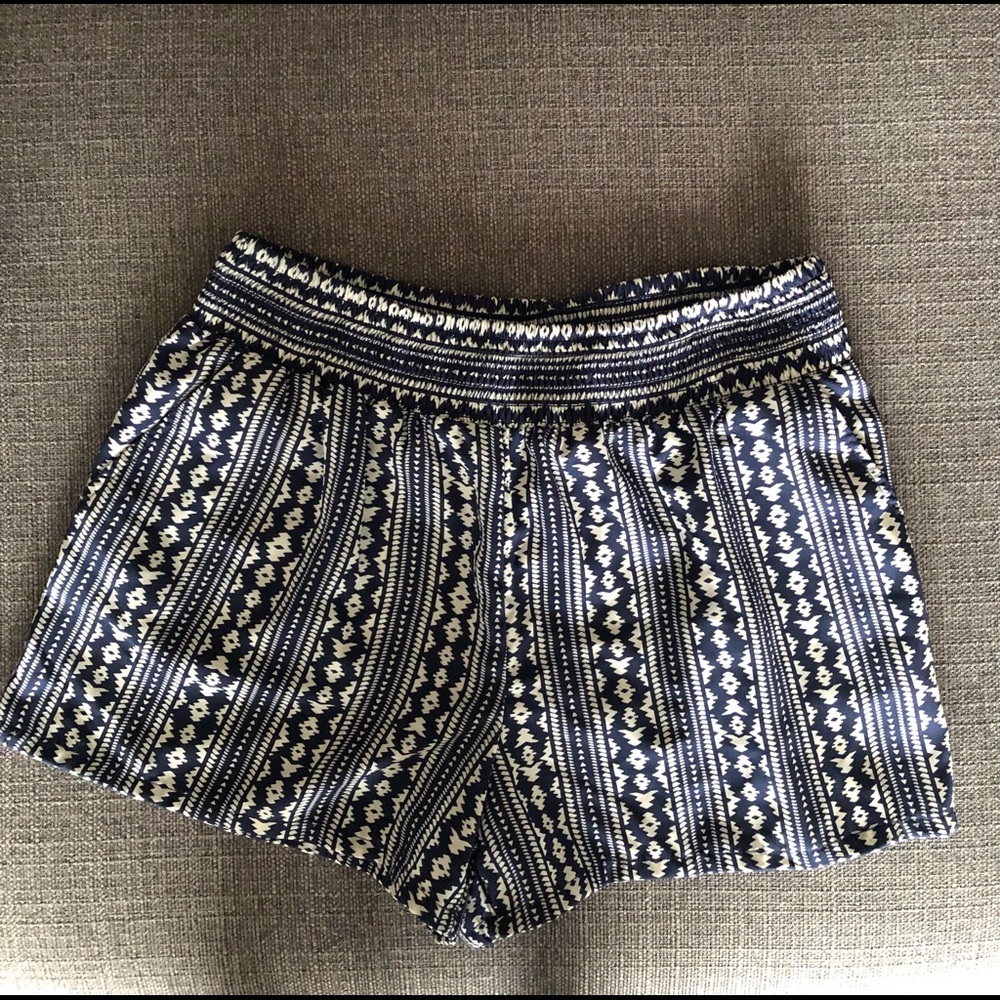 Graphic shorts w/elastic waistband & Pockets